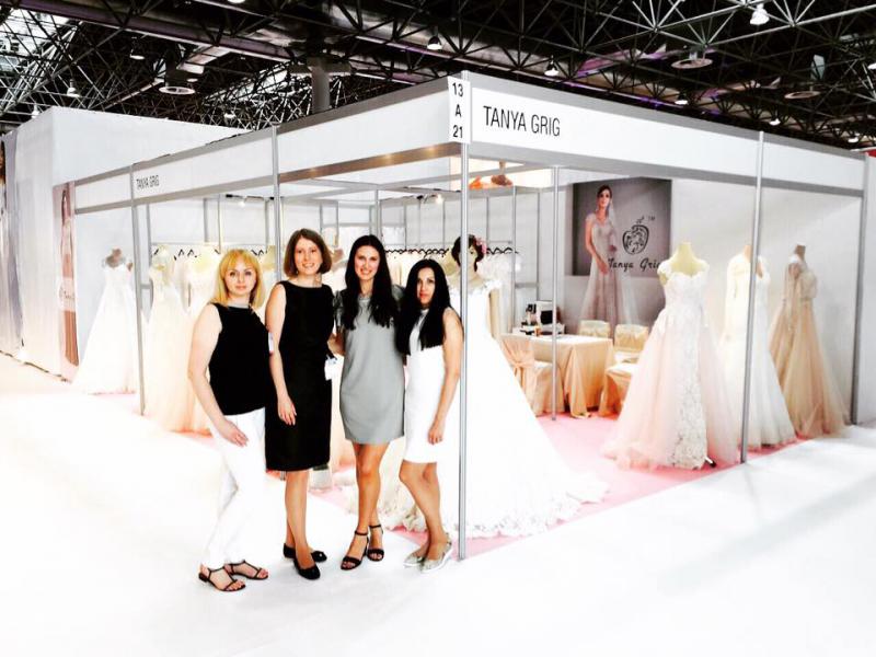   ()    ,       ( )     Interbride Fashion Fair  , ͳ