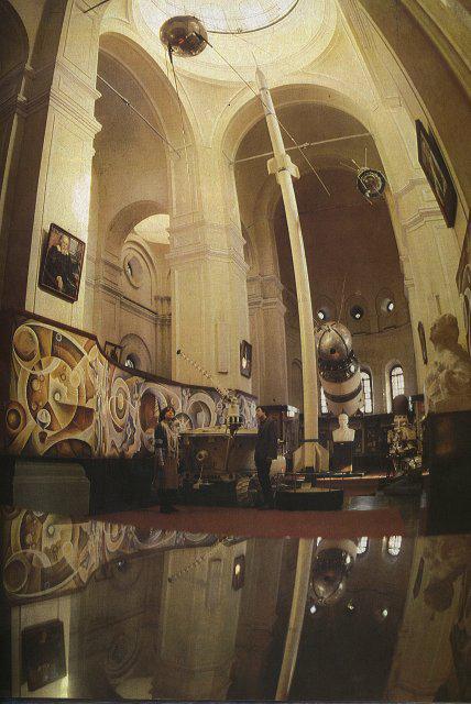 Інтер'єр музею наукового атеїзму, який діяв у Свято-Воскресенському соборі в 1962-1988 роках