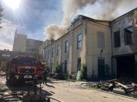Рівненщина знову у вогні: горить приміщення цукрового заводу