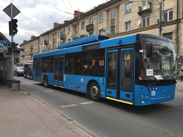 Безготівковий проїзд у Рівному з 1 серпня: як платити та де купити квиток