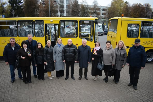 шкільні автобуси