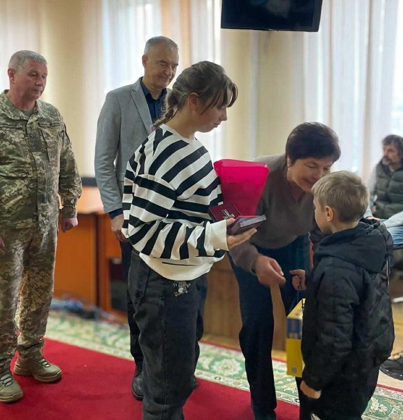 Вручення нагород родинам загиблих Захисників