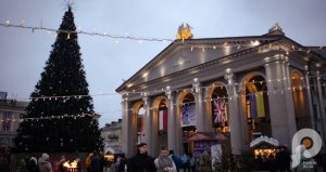 головні новорічні ялинки в обласних центрах