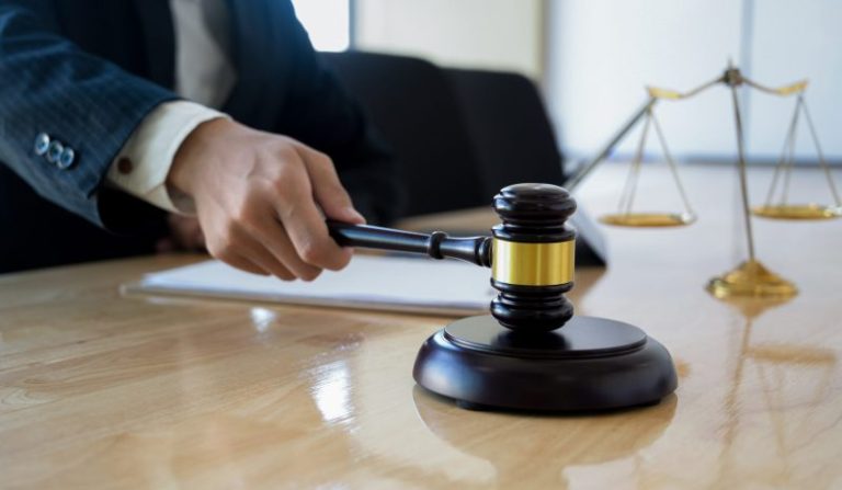 за домашнє насильство