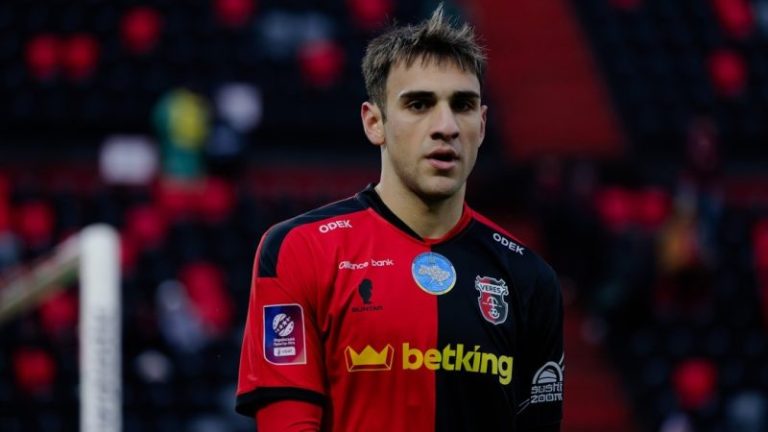 самовільно залишив