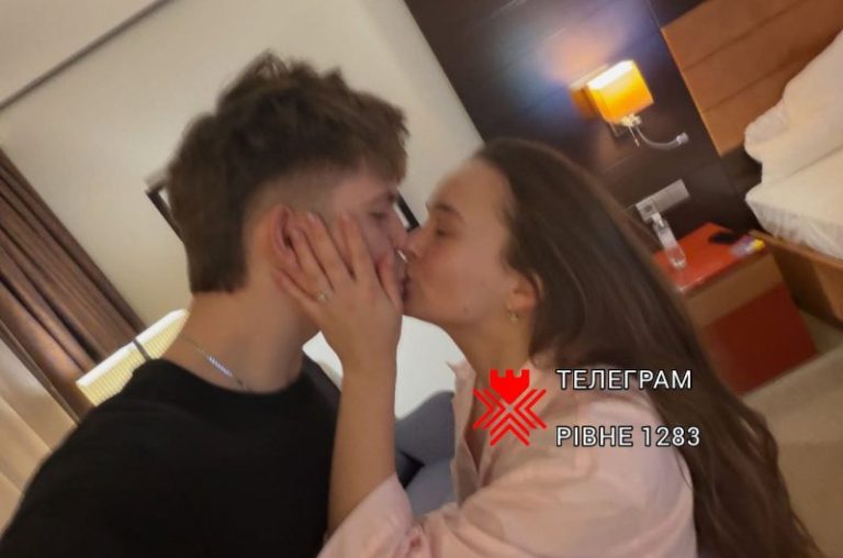 Drevo освідчився