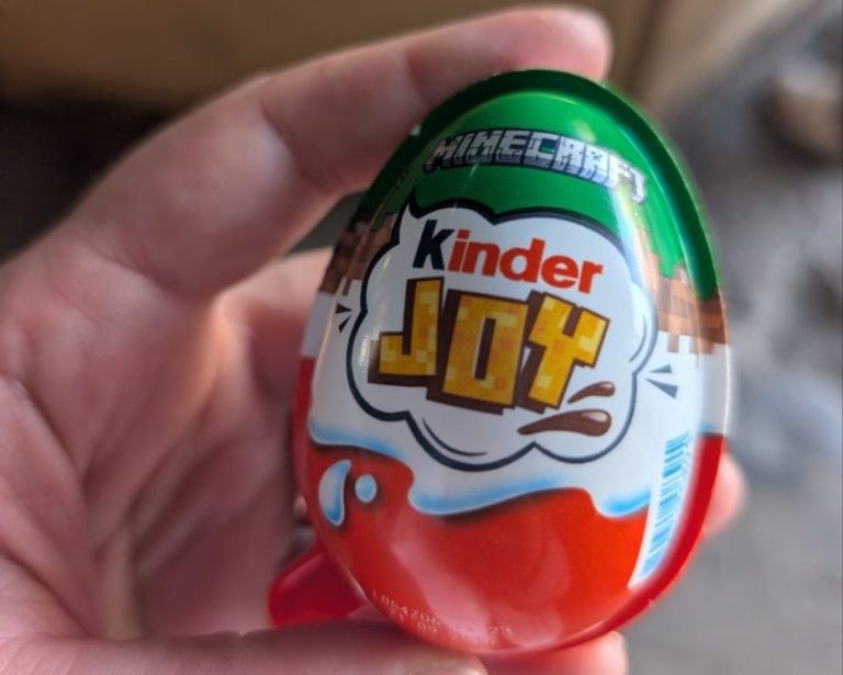 іграшки Kinder Joy