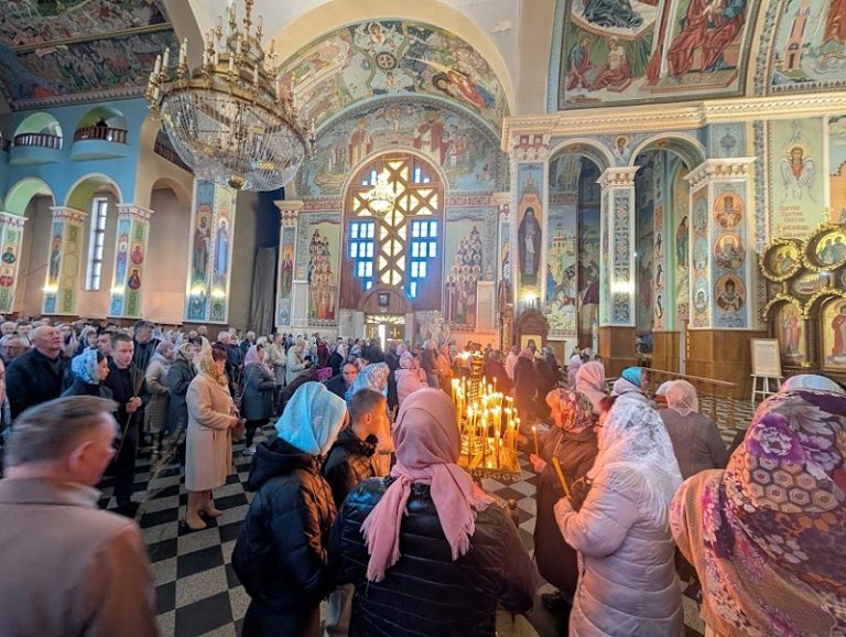 розклад богослужінь на Страсний тиждень