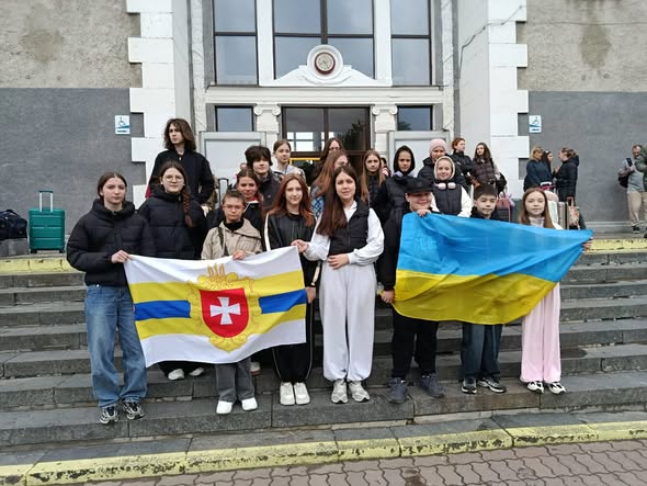 діти їдуть на відпочинок