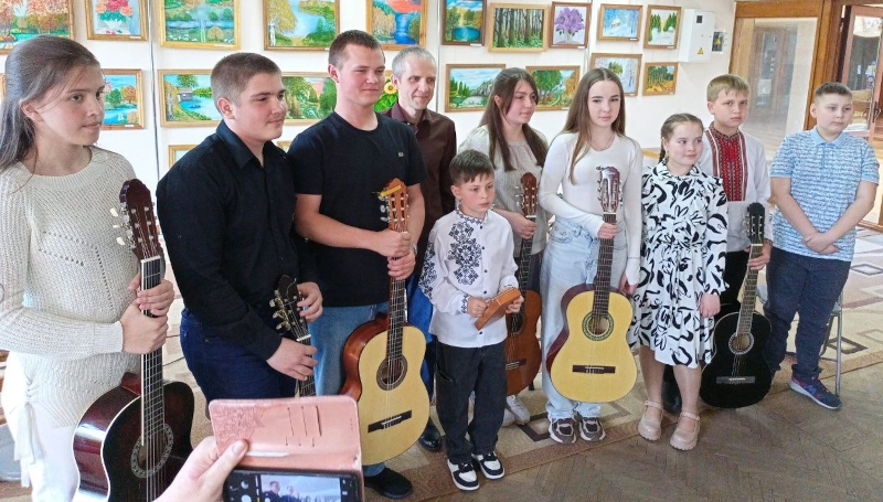 концерт юних гітаристів