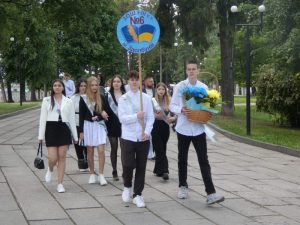 хода випускників у Здолбунові
