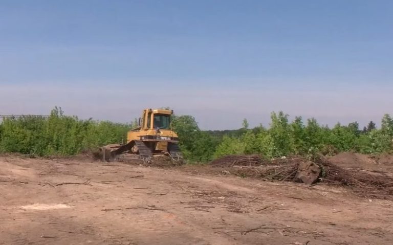 У Здолбунові розширюють міське кладовище через нестачу місць для поховань