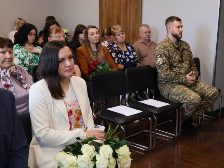 На Рівненщині родинам полеглих Захисників України вручили державні та відомчі нагороди