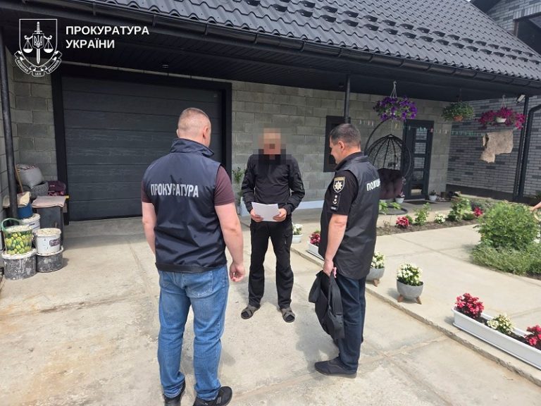 На Рівненщині майстер лісу зі спільником вирубали сосен на понад 2,5 млн грн