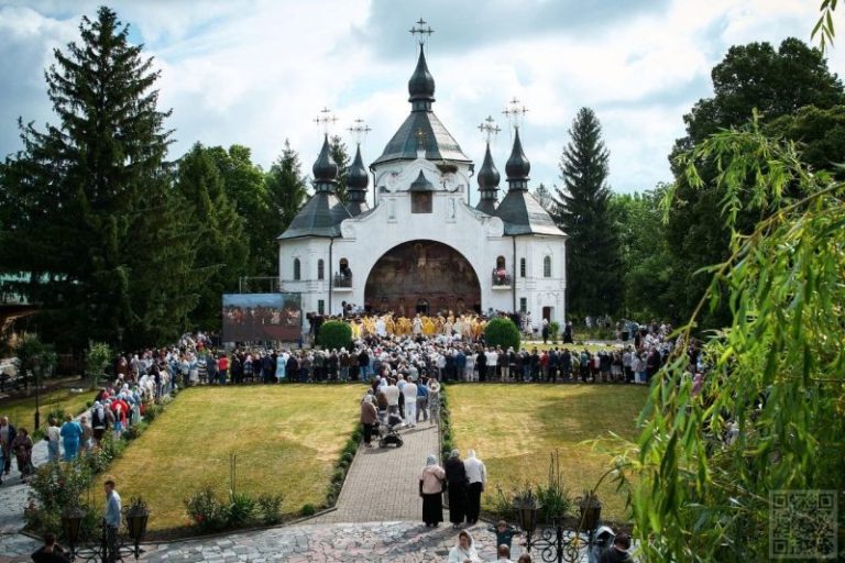 На Рівненщині вшанували пам’ять загиблих у Берестецькій битві козаків та сучасних захисників України
