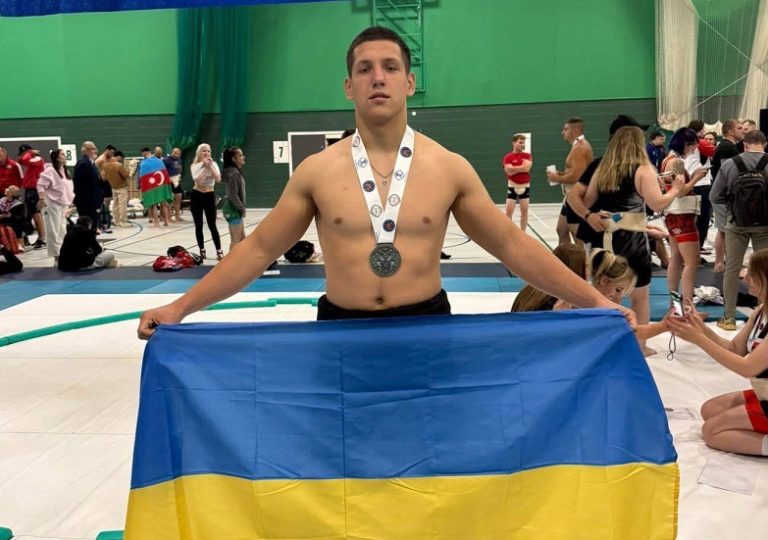 Костопільчанин Денис Біньковський став срібним призером чемпіонату Європи з сумо