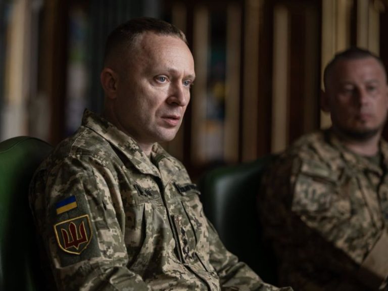 Зеленський призначив нового Головнокомандувача ЗСУ: що відомо про Михайла Драпатого