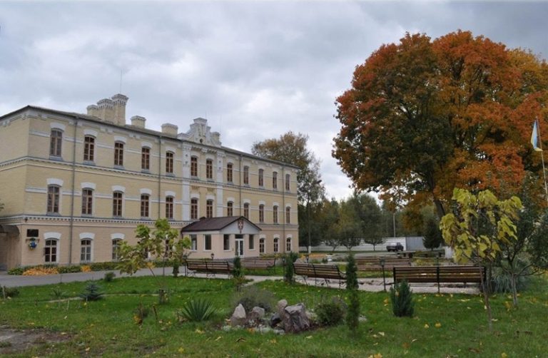 військовий ліцей набирає дівчат
