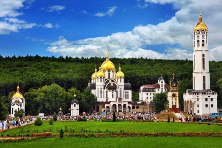 Зарваниця, графік прощ до Зарваниці