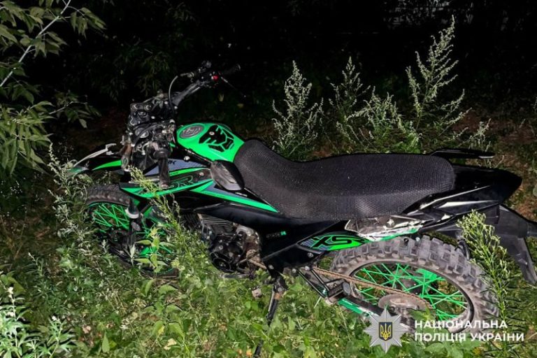 Смертельна ДТП на Березнівщині: під колесами мотоцикла загинув пішохід