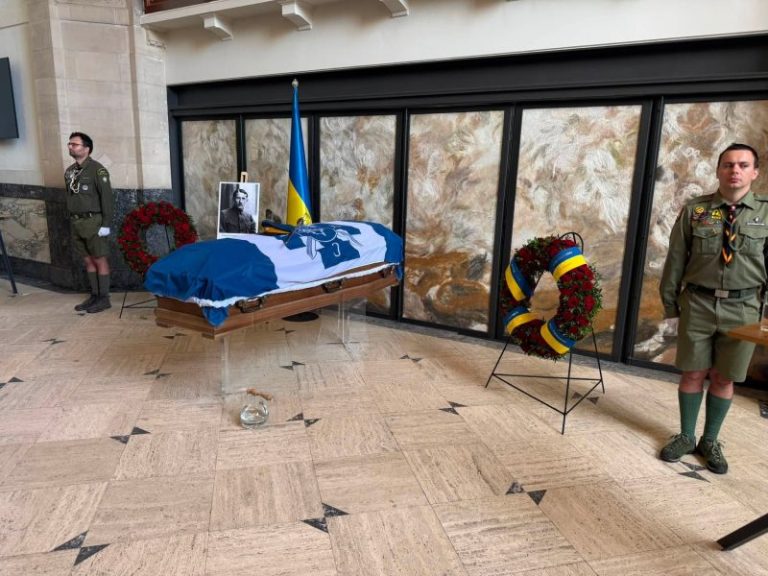 Останки першого голови ОУН Євгена Коновальця повертають до України