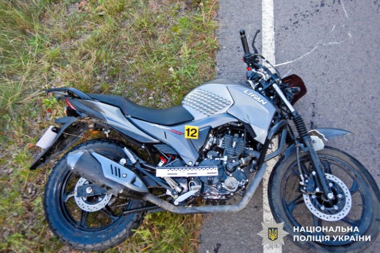 На Рівненщині трапилася масштабна смертельна аварія за участі трьох мотоциклів
