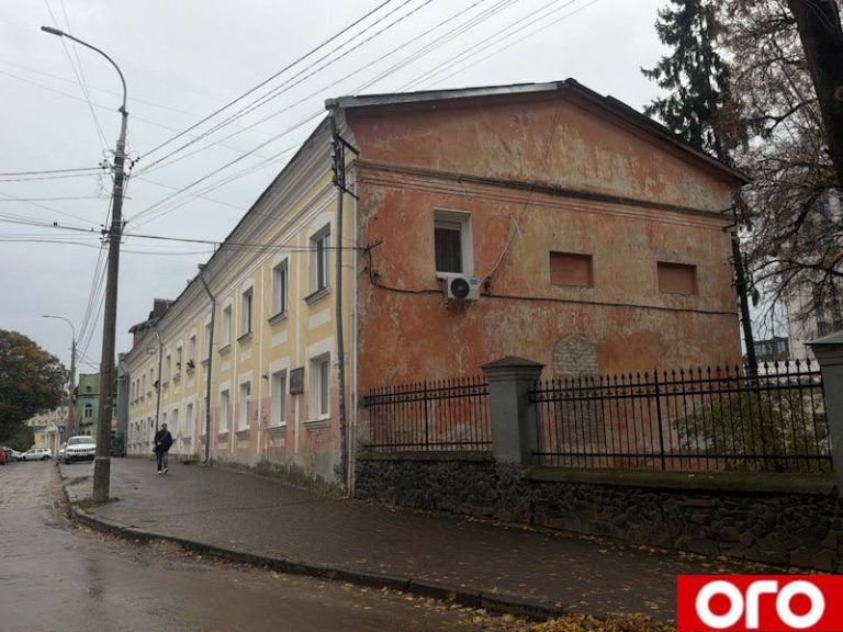Фото дня: від екзотичних рослин до квартир — незвична історія будинку в Рівному