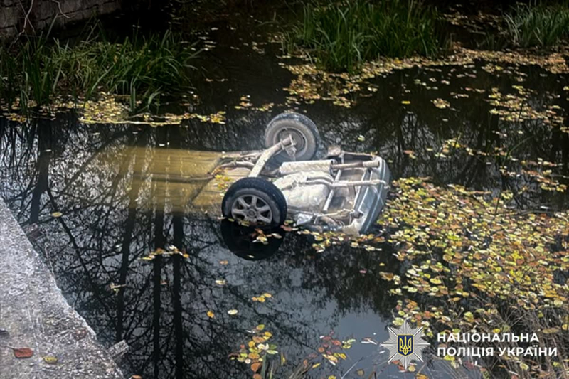 троє дітей загинули на Хмельниччині, їх тіла знайшли у автомобілі у річці